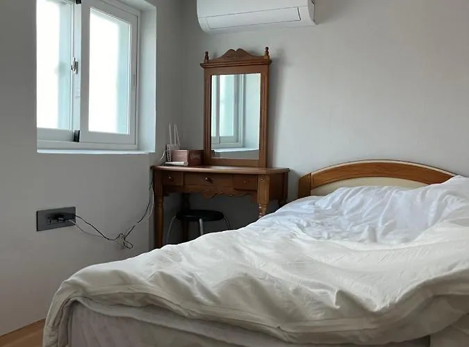 Pensión Clara House